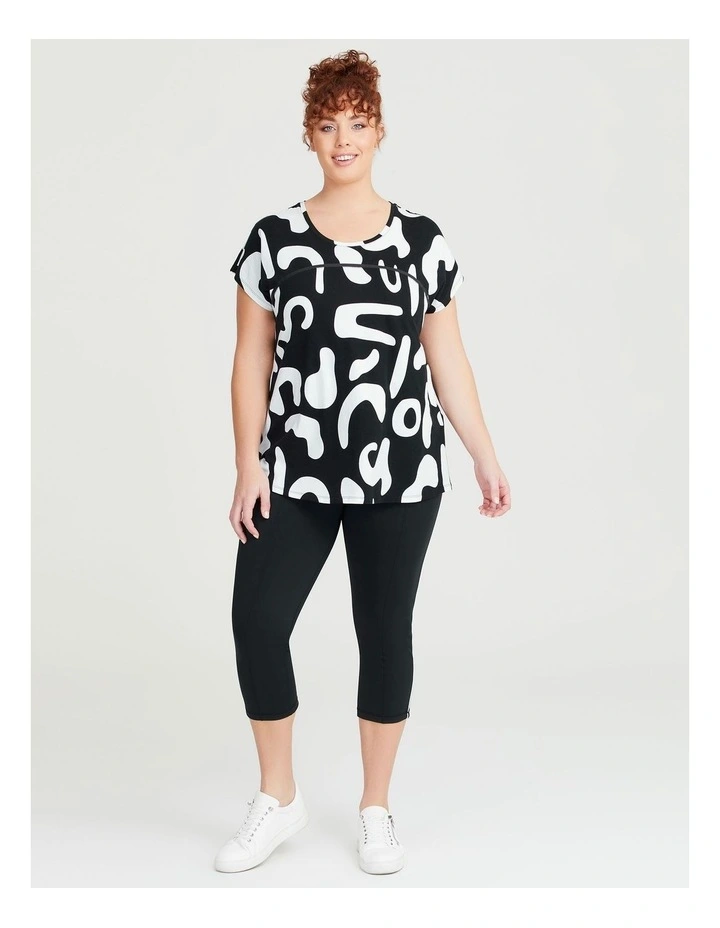 Active Back Split Hem Legging in Black image 5