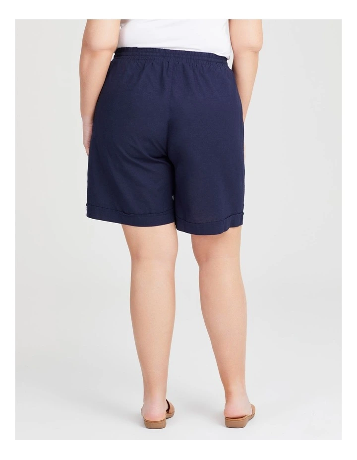 Cotton Linen Bermuda Short in Dark Indigo image 2