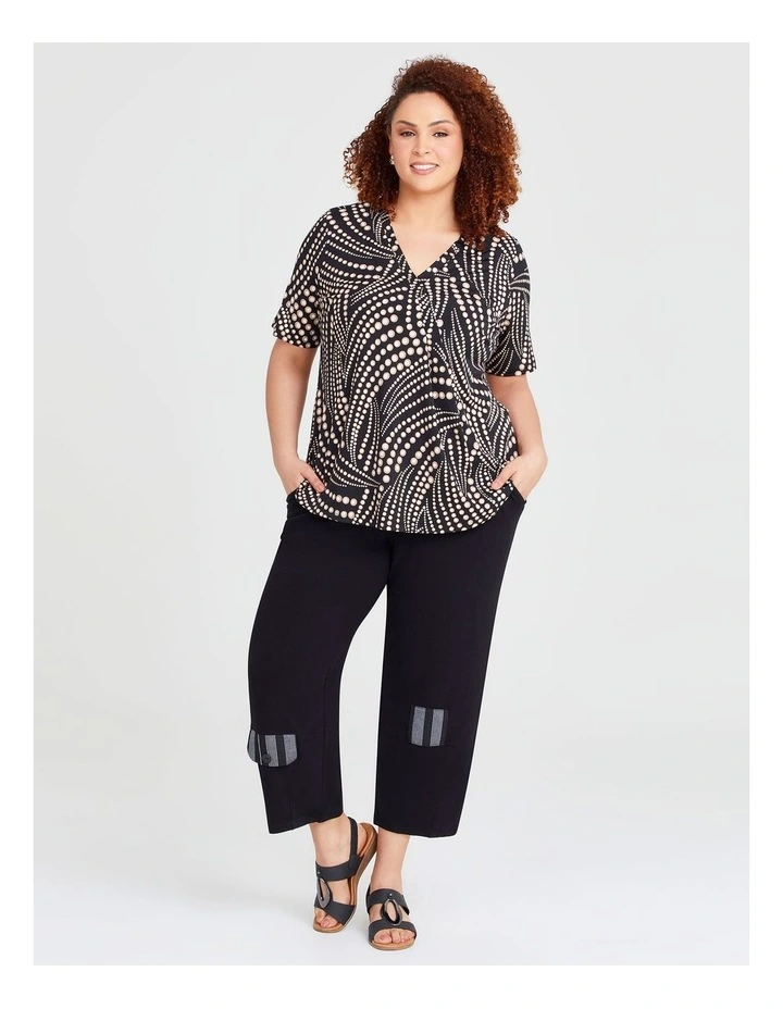 Lantern Natural Crop Pant in Black image 3