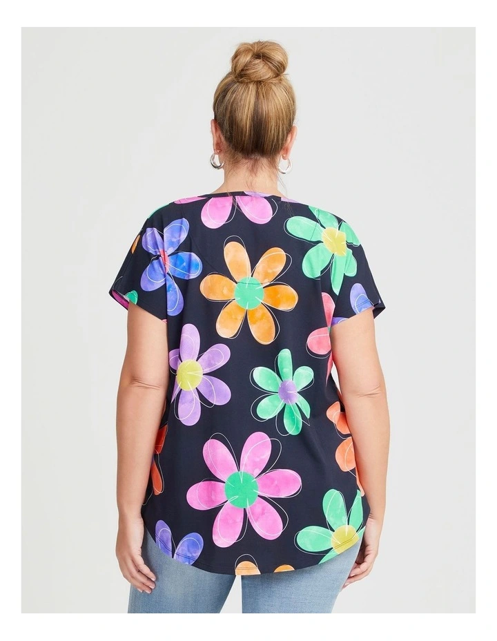 Sketch Daisy T-shirt in Navy image 2