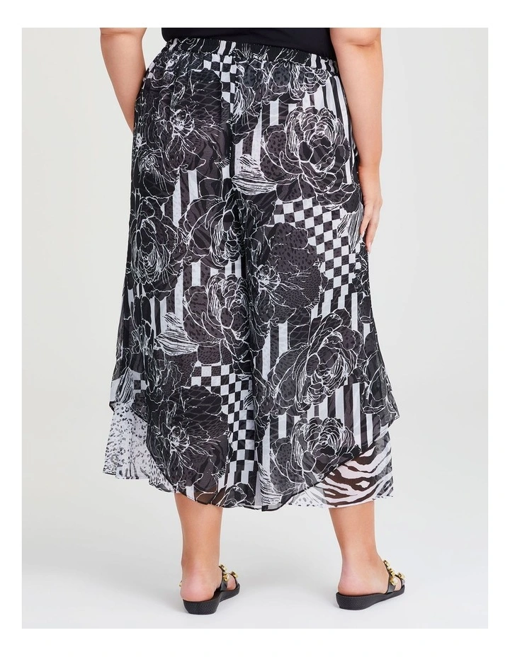 Reversible Travel Palazzo Pant in Black/White image 4