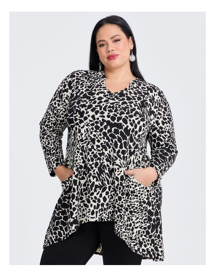 Relaxed Animal Tunic Black/off White image 1