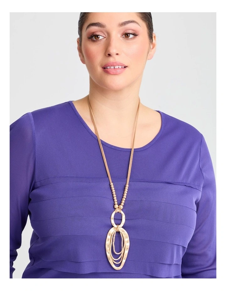 Oval Clean Metal Necklace in Gold image 3