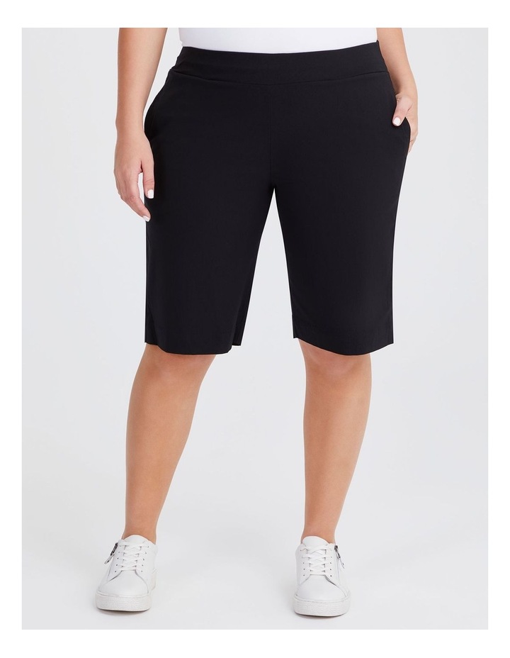 Expose Shorts in Black