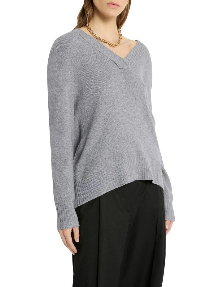 Moda Cashmere V Neck Knit Top in Grey image 4