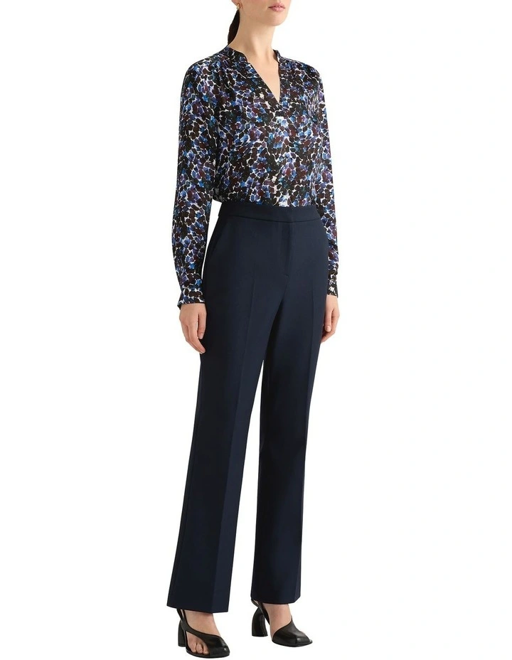 Siana Bootleg Pant in Navy image 3