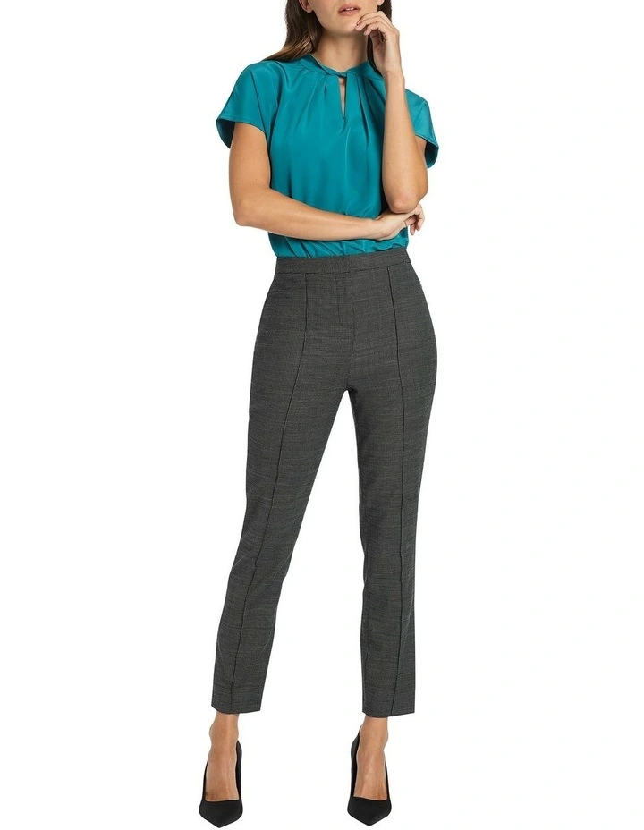 Dakoda Slim Leg Pant in Black image 4