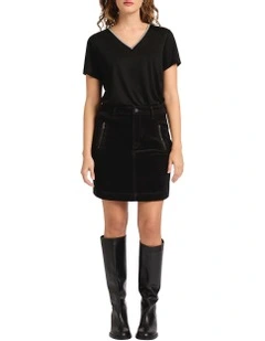 Sam V Neck Linen Tee in Black