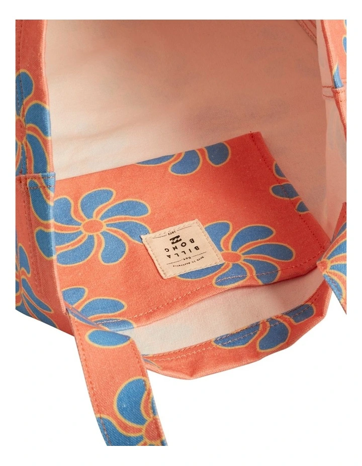 Sundial Vacation Bag in Pink image 6