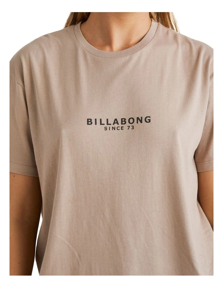 Emerald Island T-shirt in Beige image 4