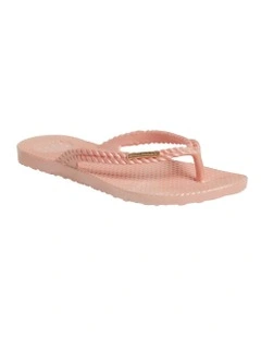 Kick Back Metallic Thongs in Peach