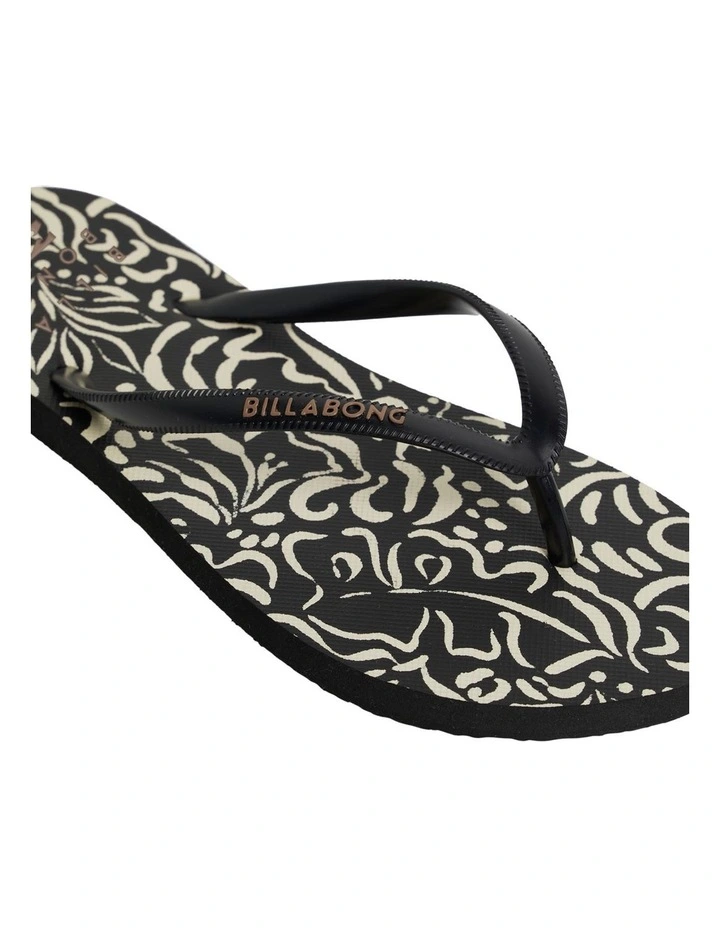 La Isla Thongs in Black image 4