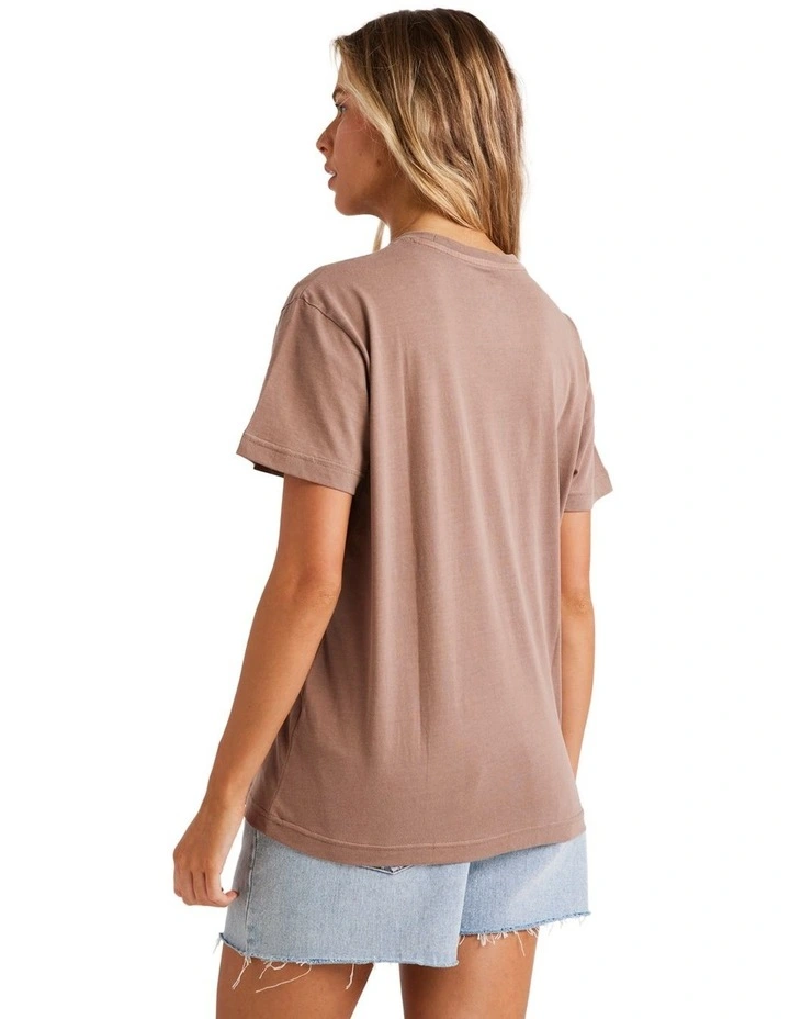 Surf High T-shirt in Brown image 2