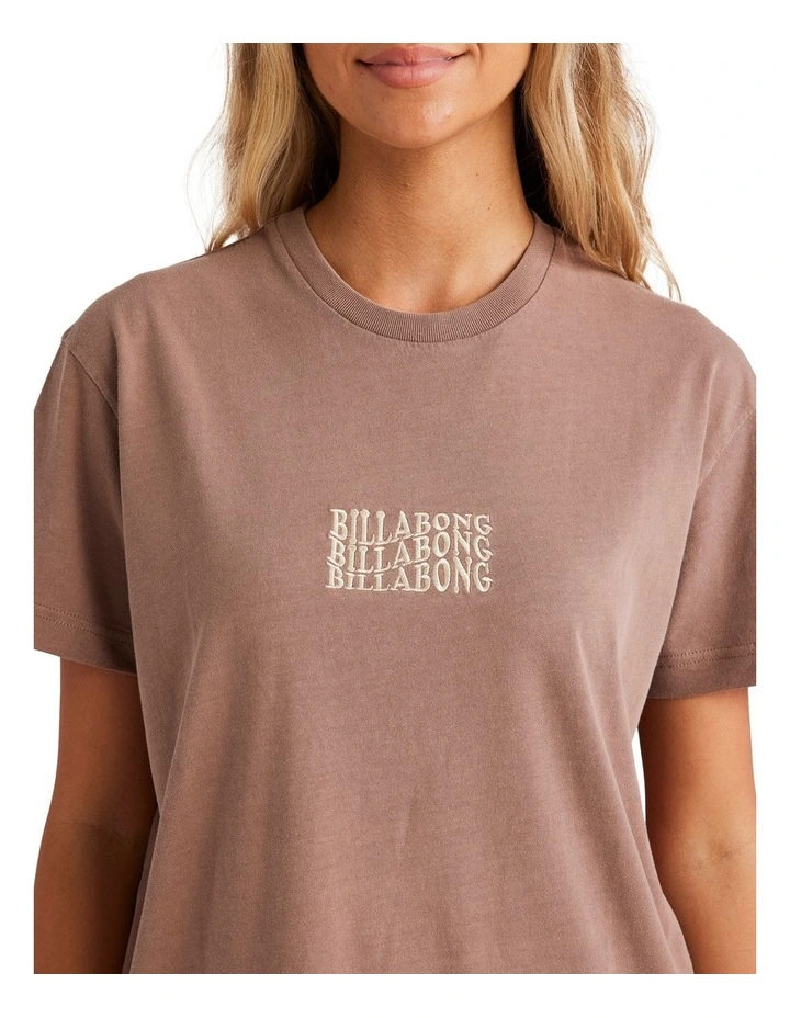 Surf High T-shirt in Brown image 4