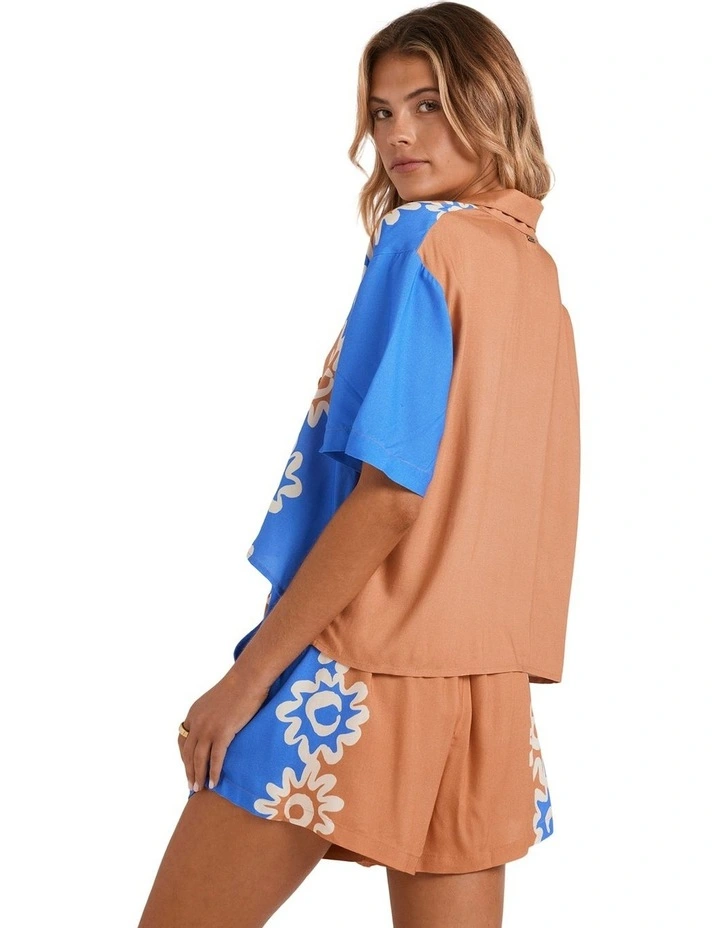 Trippin Dippin Short Sleeve Shirt in Multi image 2