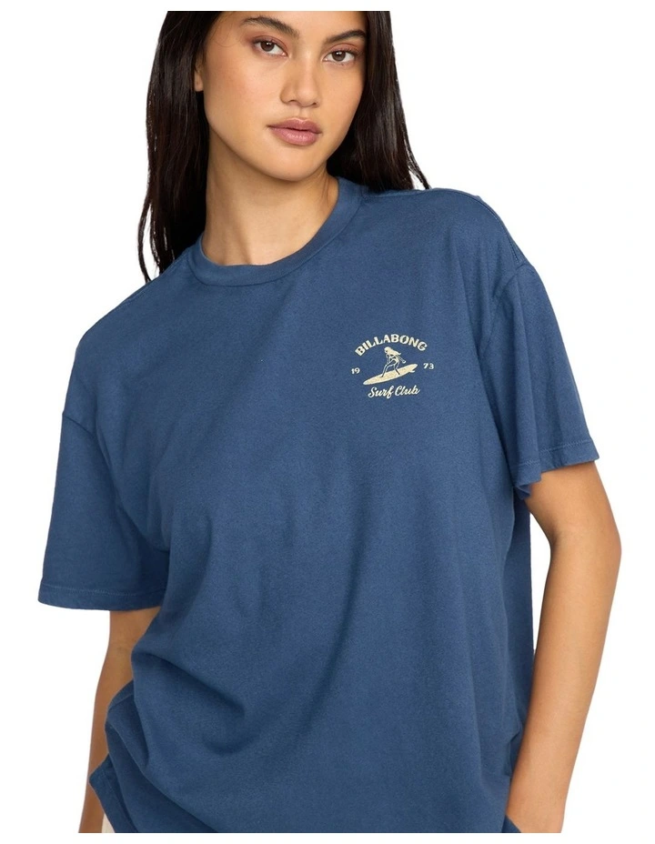 Catch Feelings T-Shirt in Blue image 4