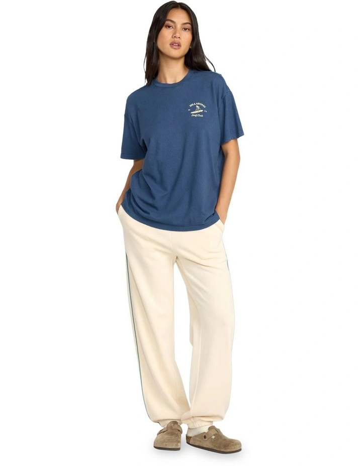 Catch Feelings T-Shirt in Blue image 5
