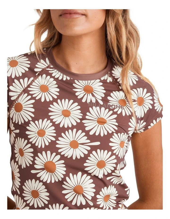 Wahine Short Sleeve Rash Vest in Brown image 4