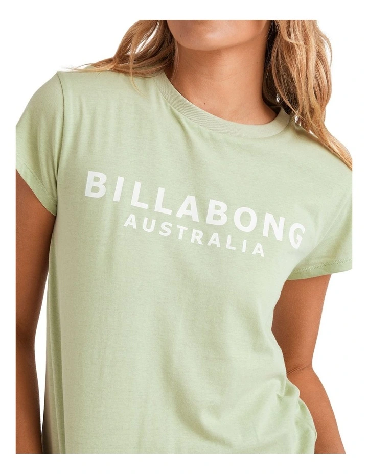 Society T-shirt in Green image 4