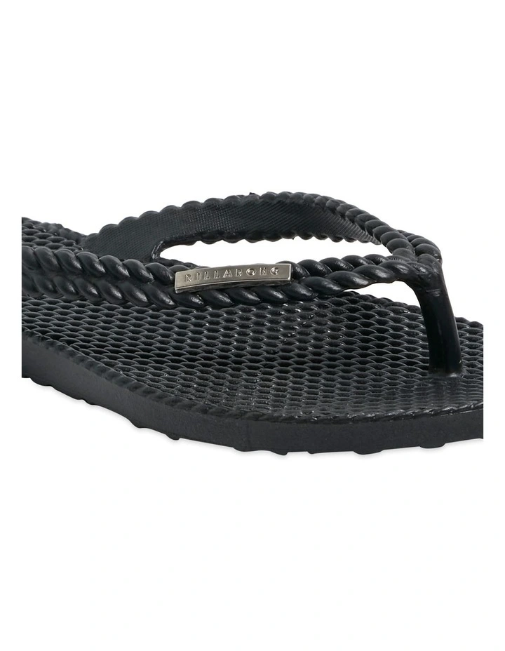 Kick Back Solid Thongs in Black image 4
