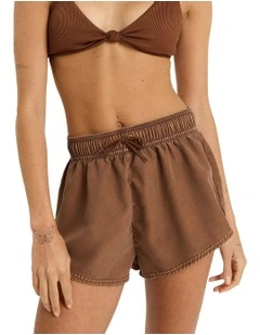 No Bad Waves 2 Inch Boardshorts in Tiramisu