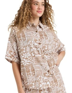 Beachy Nostalgia Slub Short Sleeve Shirt in Brown