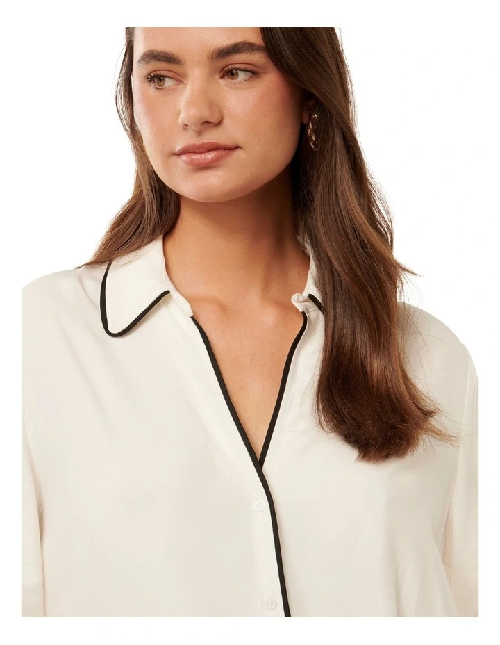 Liza Contrast Trim Shirt in White image 4