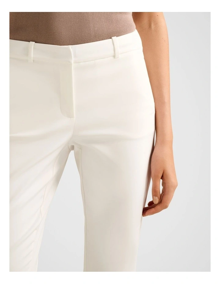 Grace 7/8th Slim Pants in White image 4