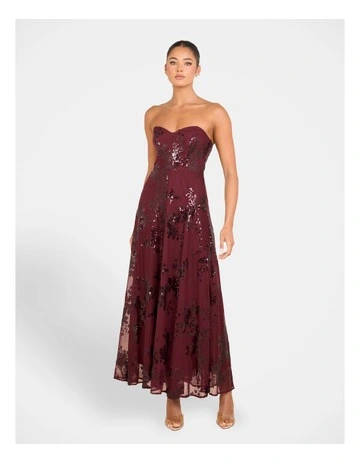 Zalia Sweetheart Strapless Gown in Burgundy