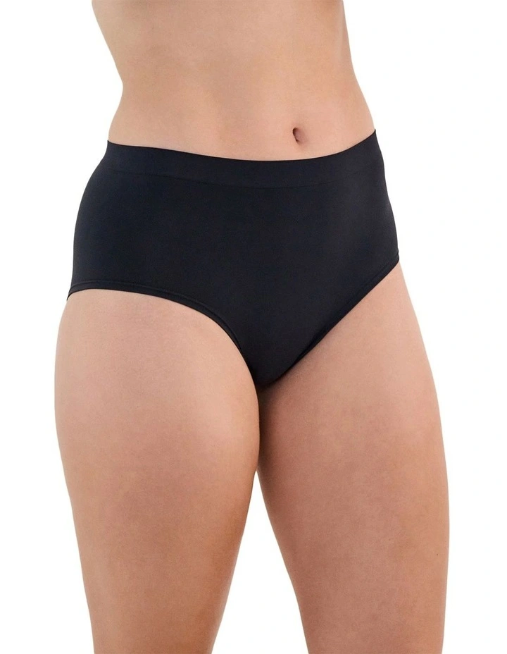 Seamless Soft Full Brief in Black image 3