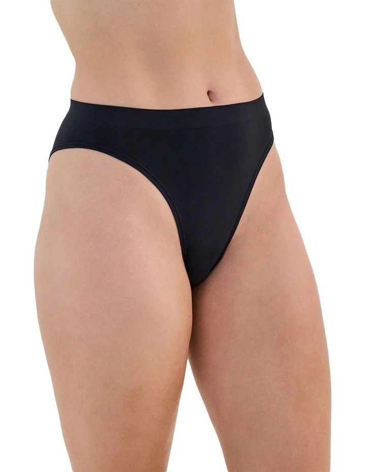 Ziggy Ruched Tee in Black image 5