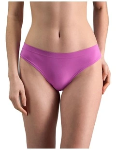 Seamless Soft Thong in Radiant Orchid