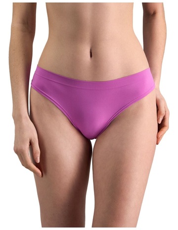 Radiant Orchid colour