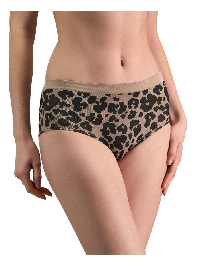 Seamless Jacquard Full Brief in Leopard Lover image 3