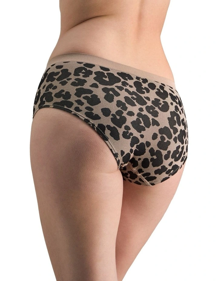 Seamless Jacquard Full Brief in Leopard Lover image 4