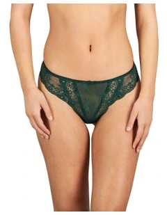 Sofia Thong in Rain Forest