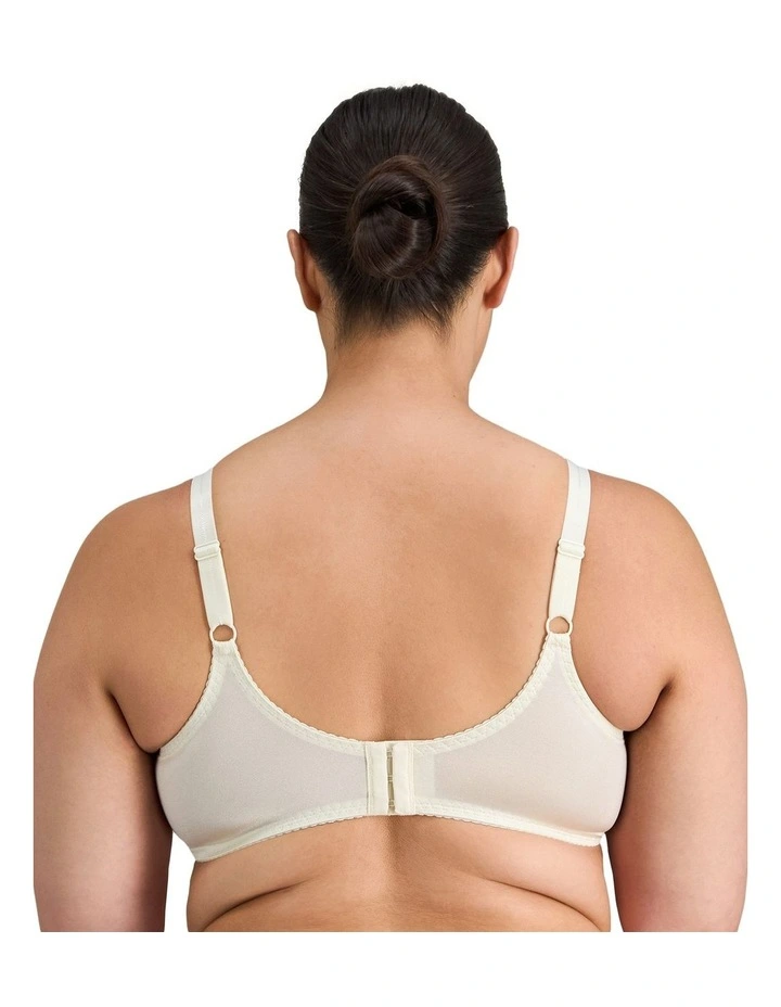 Classic Underwire Underwire Bra in Ivory image 2