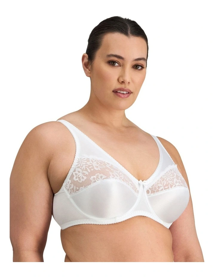 Classic Underwire Underwire Bra in White image 3