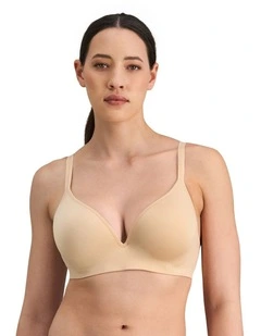 Simply Seamless Contour Bra in Nude