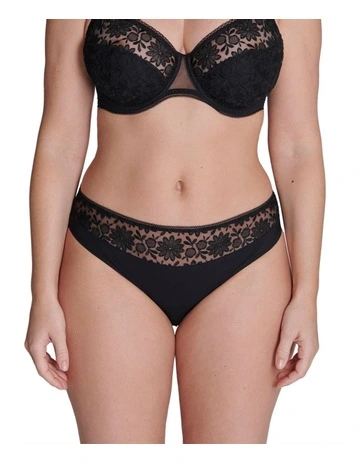 Amazone Bikini Brief in Black