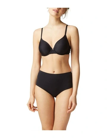 Essentiel Control Brief in Black