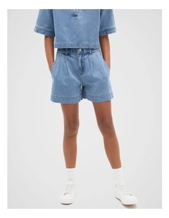 Pleat Denim Short in Mid Wash