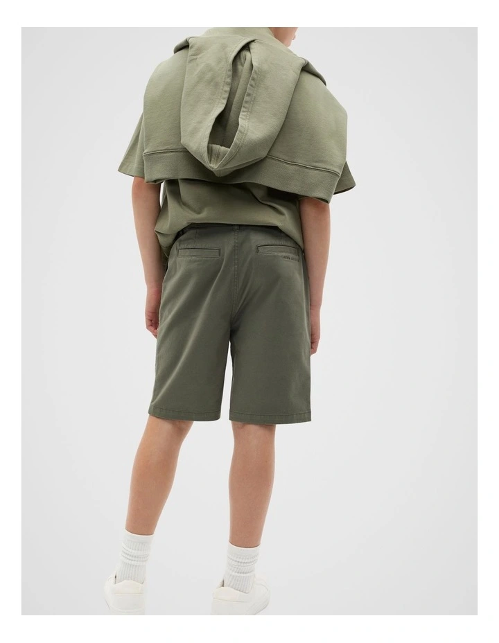 Chino Shorts in Vintage Khaki image 2