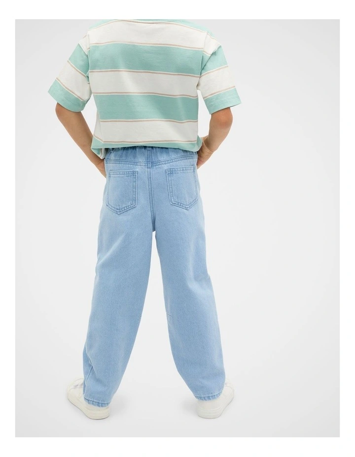 Barrel Jean in Cloud Blue Wash image 2