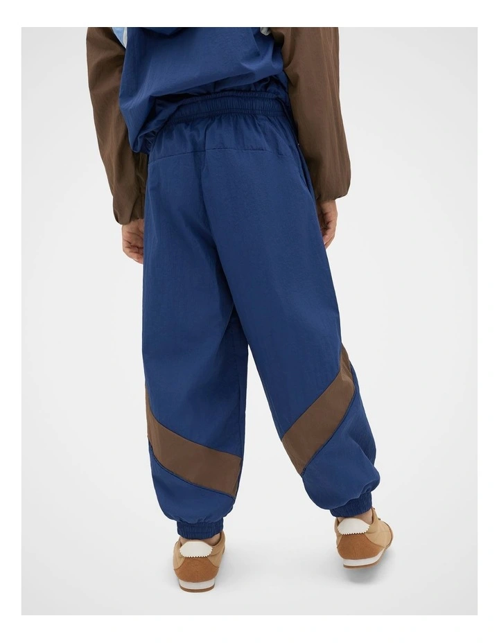 Spray Pant in Multi image 2