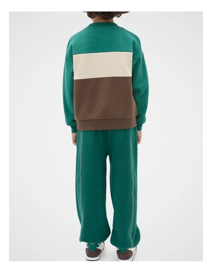 Colourblock Logo Sweat in Jungle Green image 2