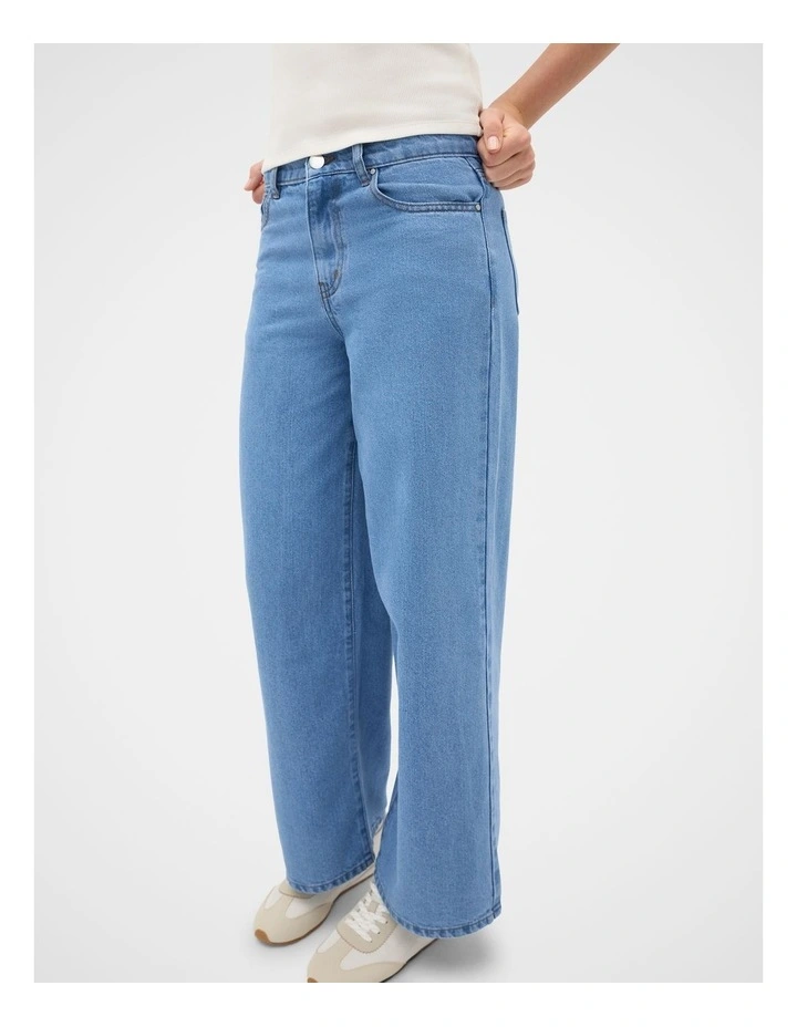 Core Straight Jean in Mid Classic image 1