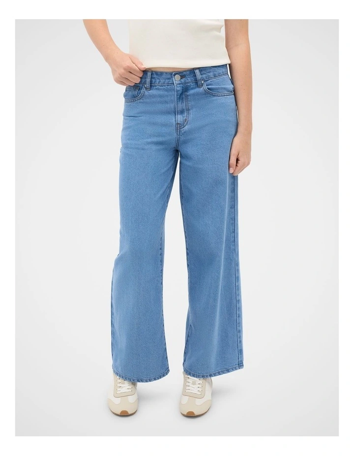 Core Straight Jean in Mid Classic image 3