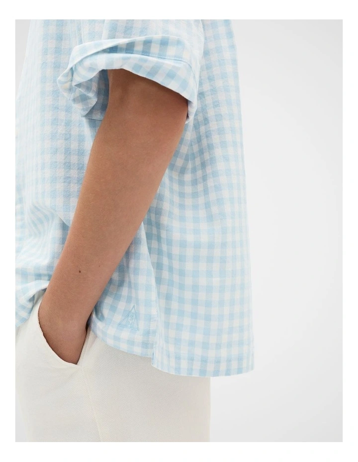 Oversized Cropped Shirt in Sky image 3