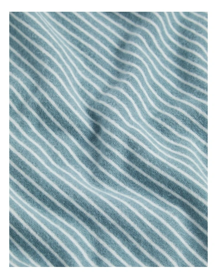Brushed Sherpa Blanket image 2